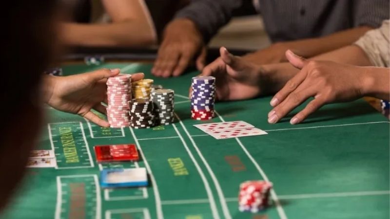 Dằn Dơ Trong Xì Dách Là Gì Và Khi Nào Nên Dừng Bài