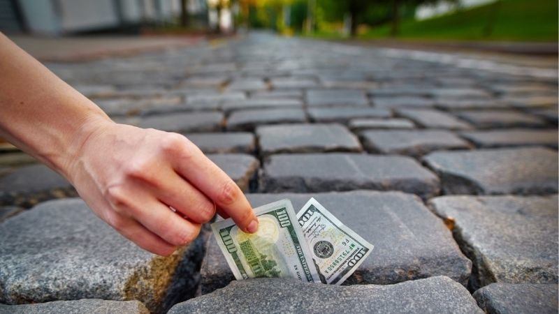 Giấc Mơ Nhặt Được Tiền Báo Hiệu Điều Gì Sắp Xảy Ra?