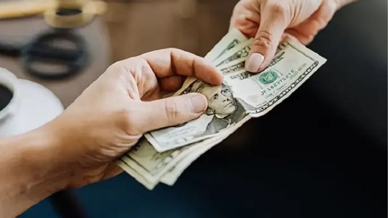 Trong Mơ Có Người Trả Tiền Là Phúc Hay Nợ Đang Tới?