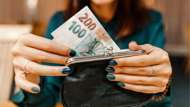 Trong Mơ Có Người Trả Tiền Là Phúc Hay Nợ Đang Tới?