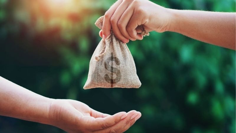 Trong Mơ Có Người Trả Tiền Là Phúc Hay Nợ Đang Tới?