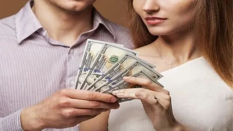 Trong Mơ Có Người Trả Tiền Là Phúc Hay Nợ Đang Tới?